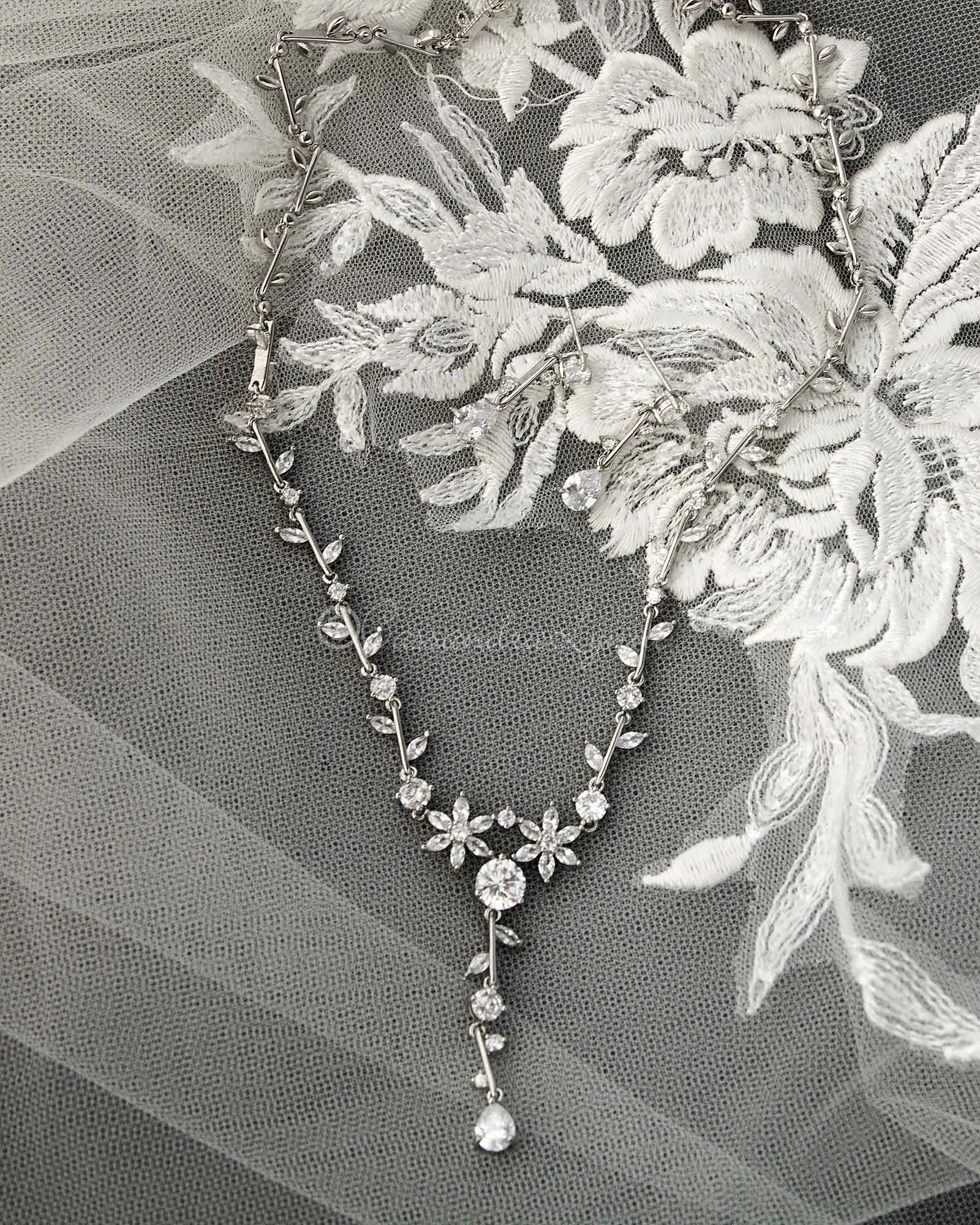 Minimalist Flowers Wedding Necklace Set