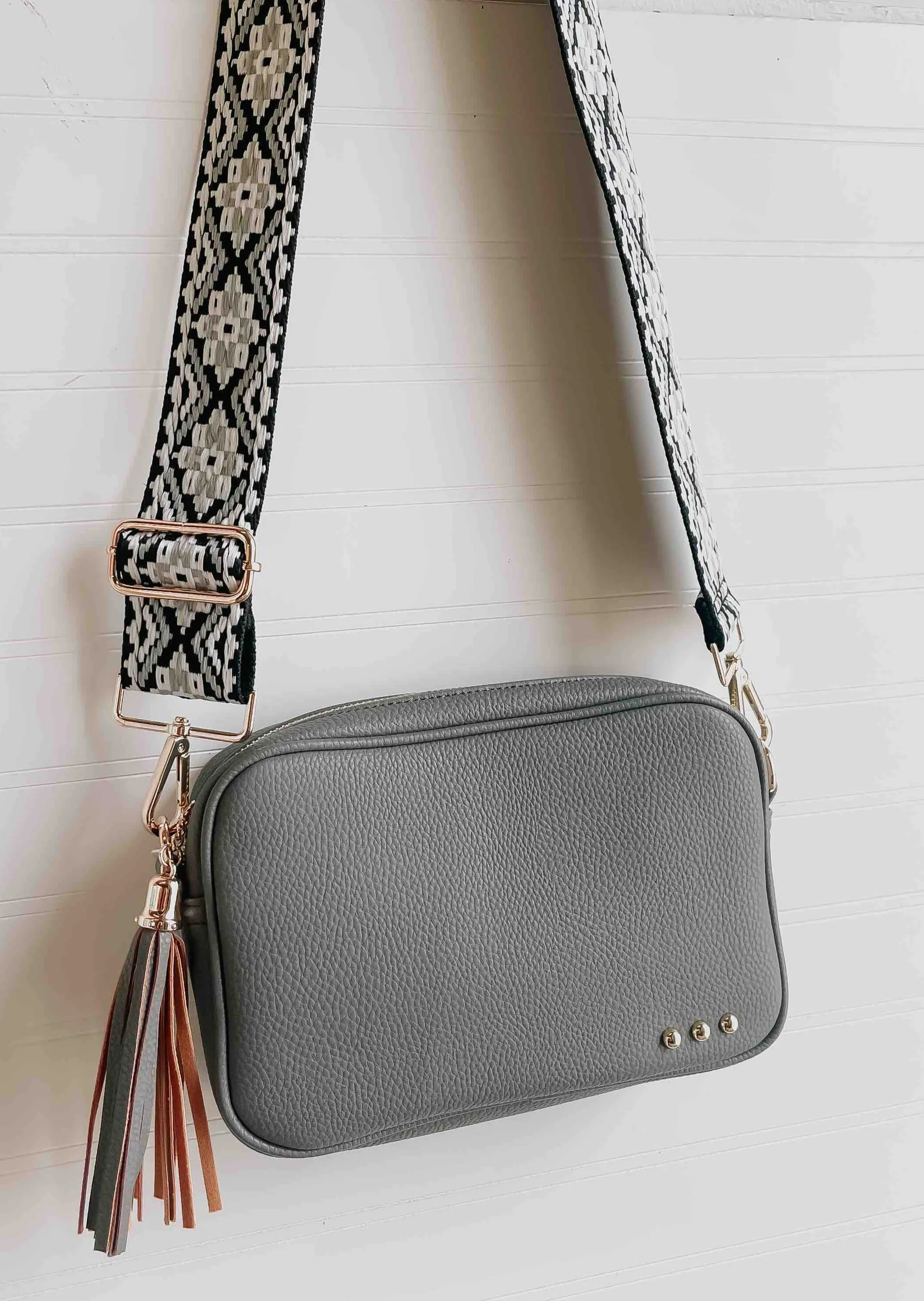 Willow Camera Crossbody Bag: Gray